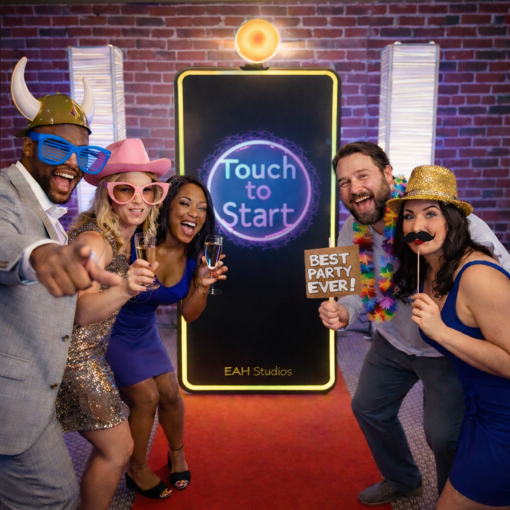 🥇 Gold (Magic Mirror Photo Booth) ✨ Luxury Experience 📍 Kilkenny & within 30km 🚗 Travel fee applies outside this area