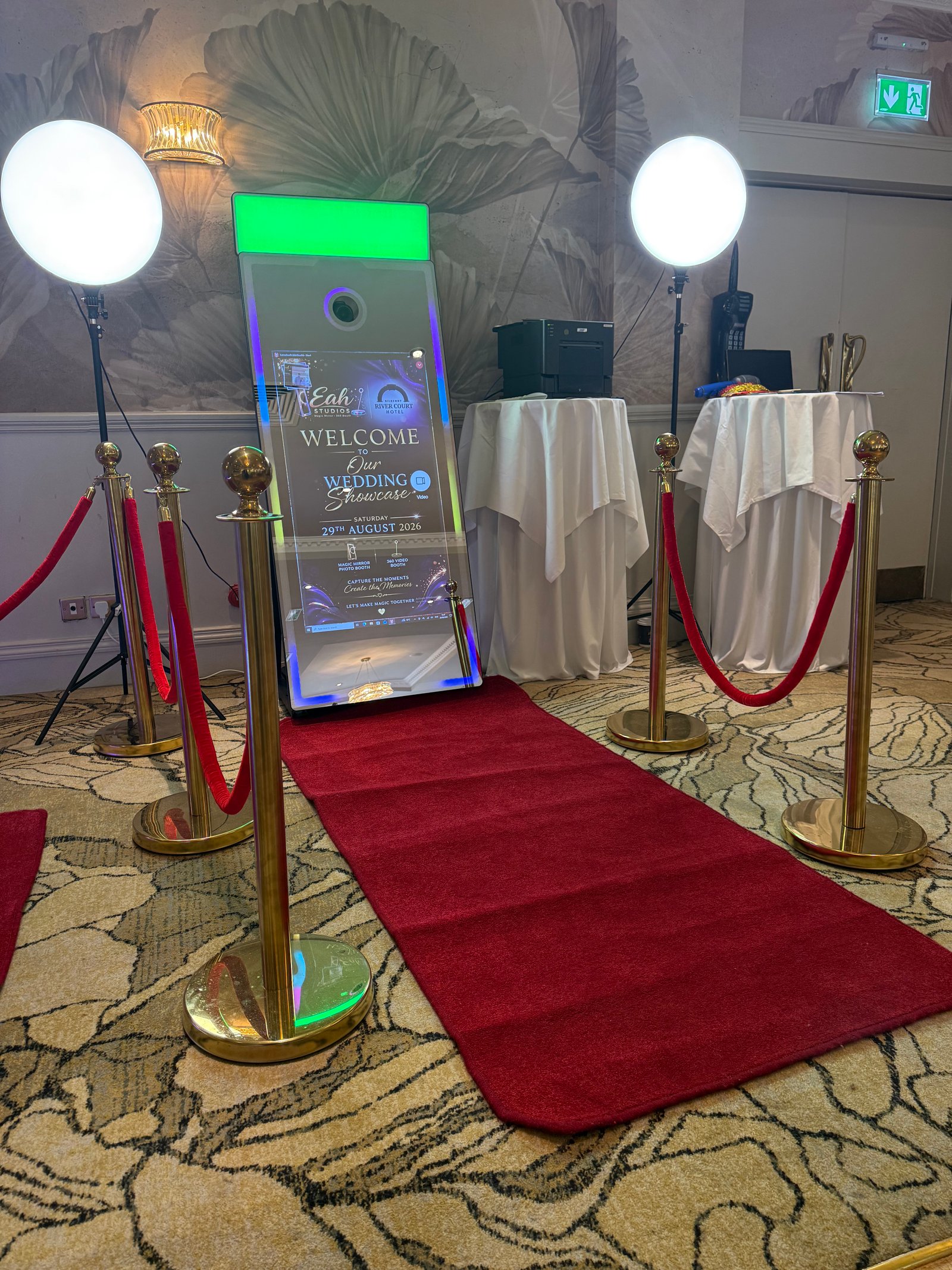 🥇 Gold Luxury Mirror Photo Booth Package